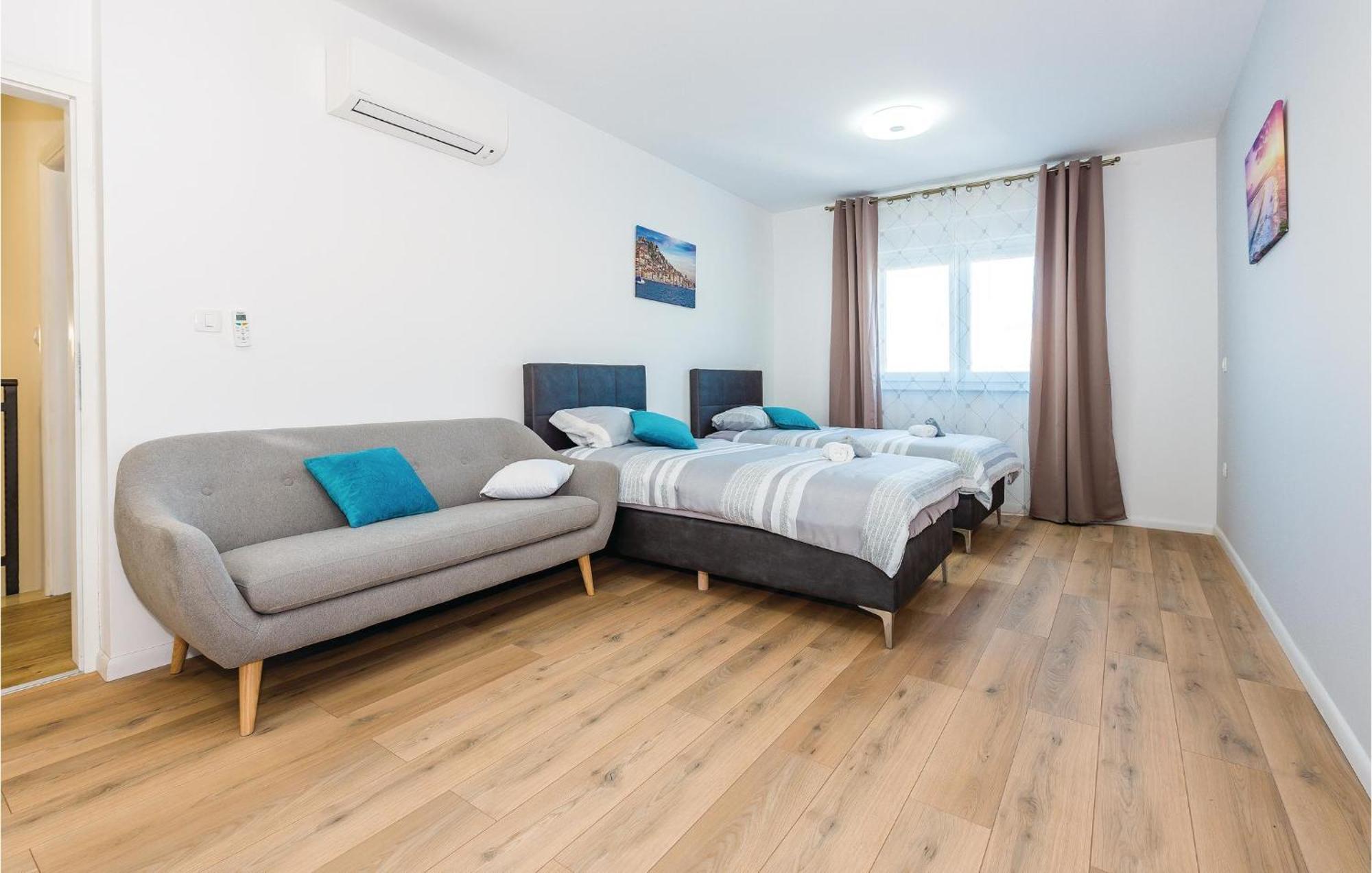 Beautiful Home In Sibenik With Kitchen Exteriör bild