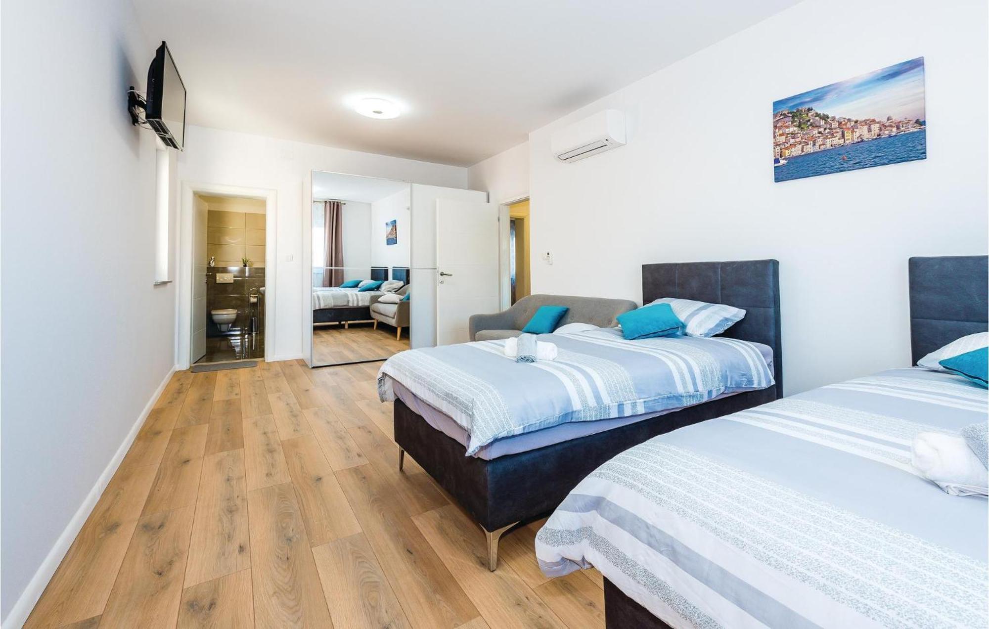Beautiful Home In Sibenik With Kitchen Exteriör bild