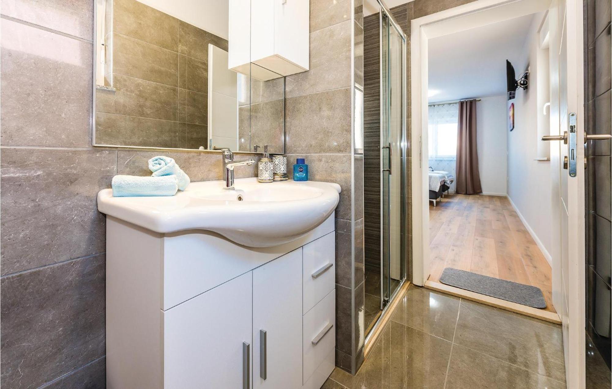 Beautiful Home In Sibenik With Kitchen Exteriör bild