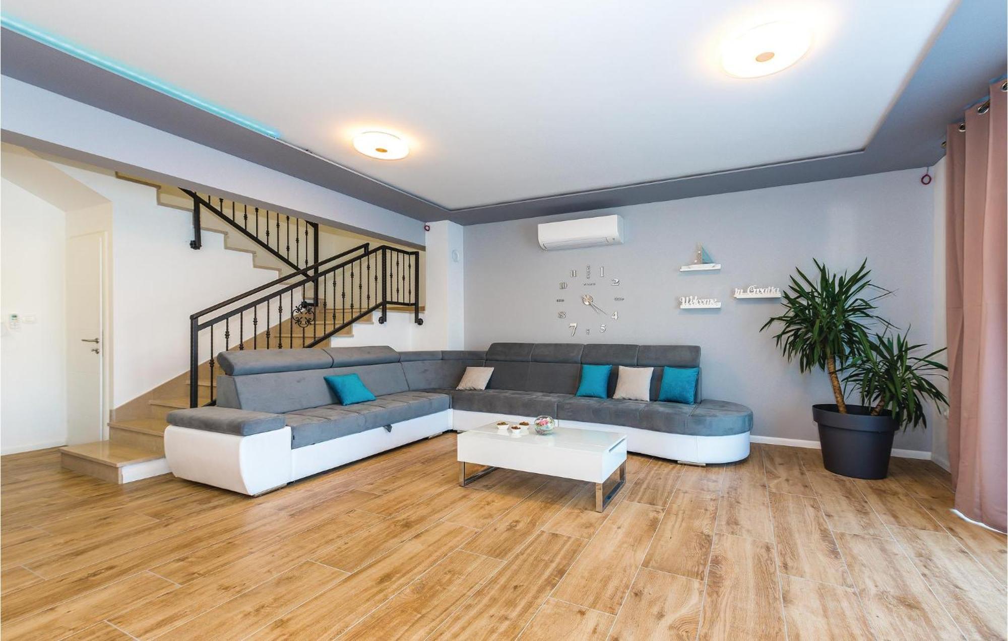 Beautiful Home In Sibenik With Kitchen Exteriör bild